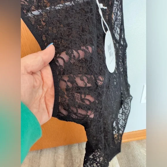 Princess Polly XX size 2, sheer black lace sleeveless bodysuit - Picture 3 of 7